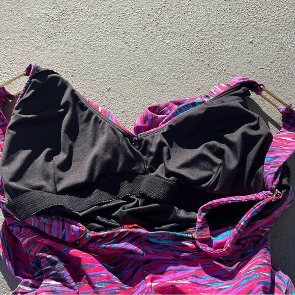 Spanx One Piece Draped Swimsuit Slimming Waist Control pink art deco - Picture 7 of 10